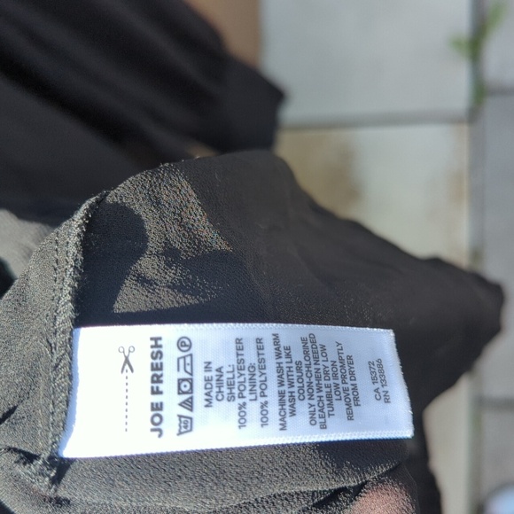 Joe Fresh Women's Semi Sheer Black Blouse With Built In Tank - Size Small NWT - Picture 5 of 5